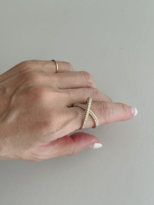 ✧ NEW ✧ N°50 loop pave ring